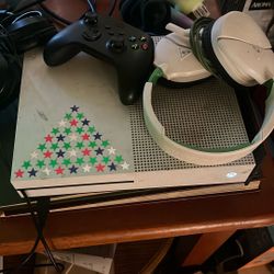Xbox One S 1TB With 3 Controllers And 2 Headsets