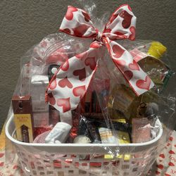Valentine’s Day Gift 🎁 Basket 