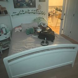 White Bedroom Set Full Bed, Night Table And Desk/Dresser