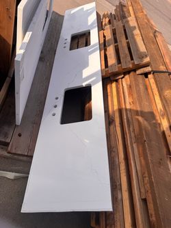 Engineered quarts countertops