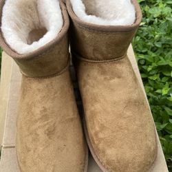CLPPLI Tan Suede Mini Snow Boots 
