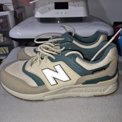 New Balance 997h Size 4