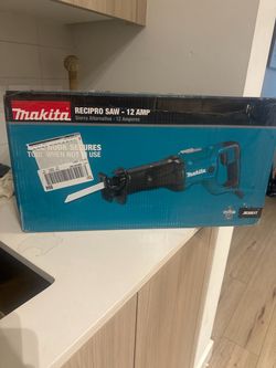 Makita Sierra Sable Eléctrica 12 AMP – JR3051T
