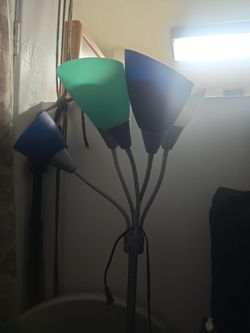 Multi-Head Floor Lamp with Adjustable Gooseneck Arms