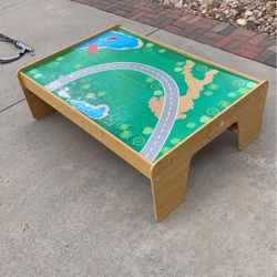 Kids Train Table With Two-sided Panels