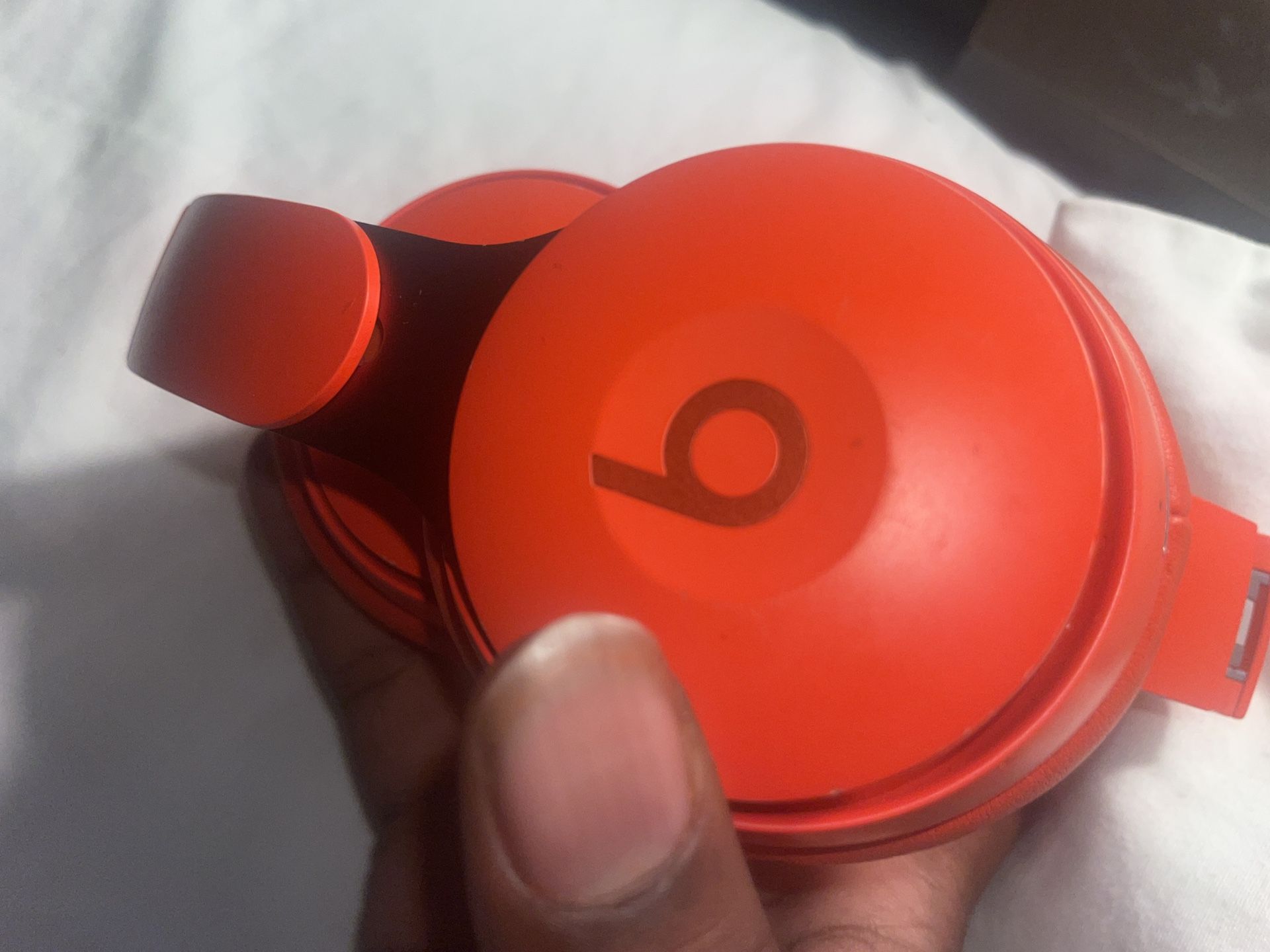 Beats Solo Pro 