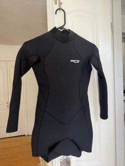 MWTA Women’s Wetsuit – Size 8 – Black