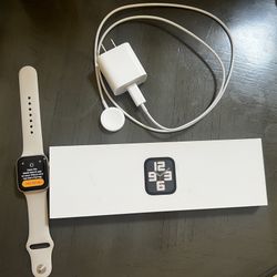 Apple Watch SE 2nd Gen 40mm
