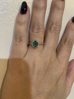 Emerald, 14k Yellow Gold w/Diamonds Ring