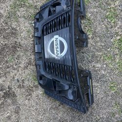 Parts Nissan Rogue 2019 Grille 