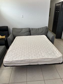 Queen Pull-Out Sleeper Sofa – Includes Memory Foam Topper – Excellent Condition