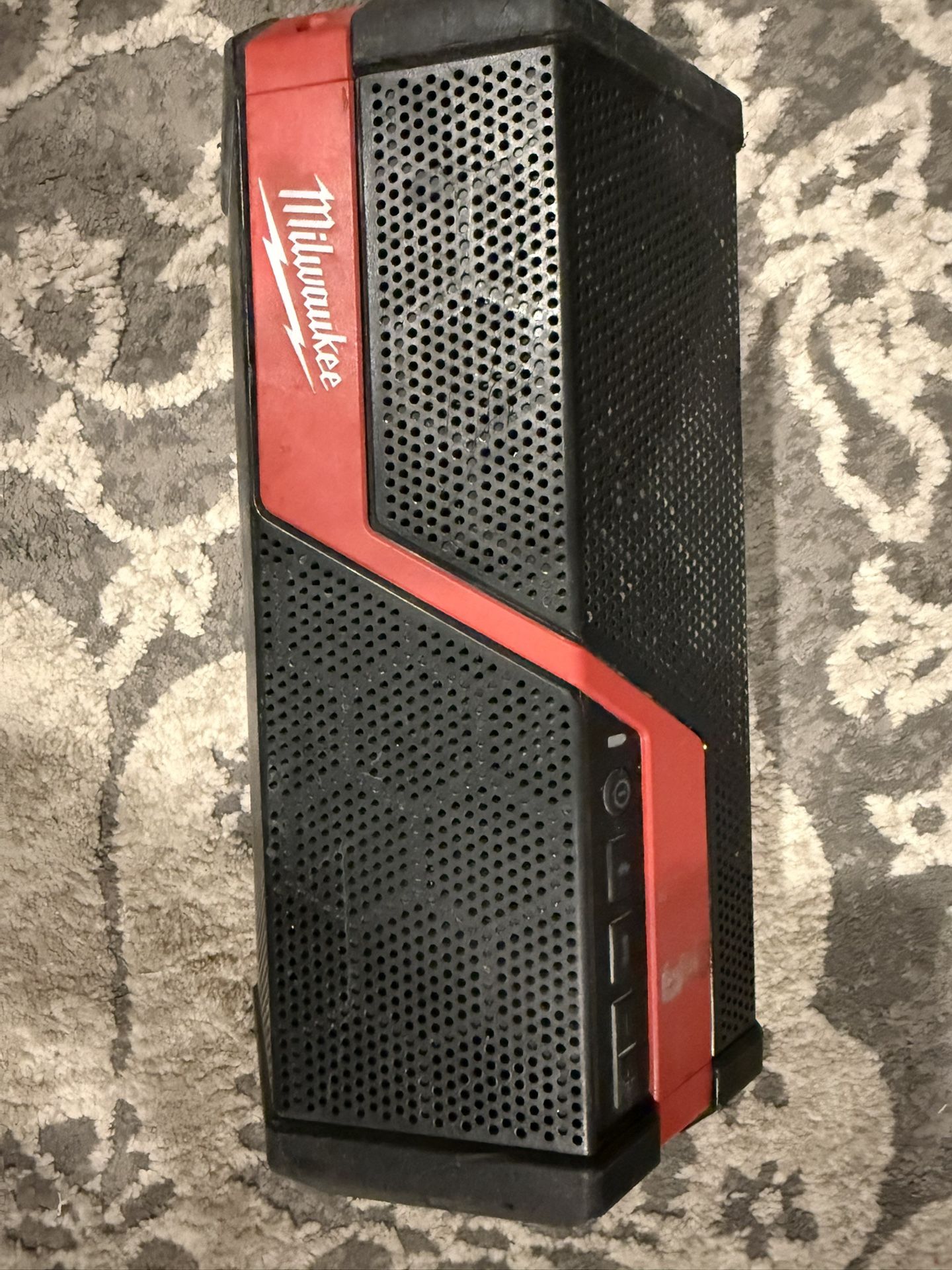 Milwaukee Jobsite Speaker