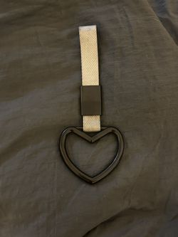 Heart tow hook