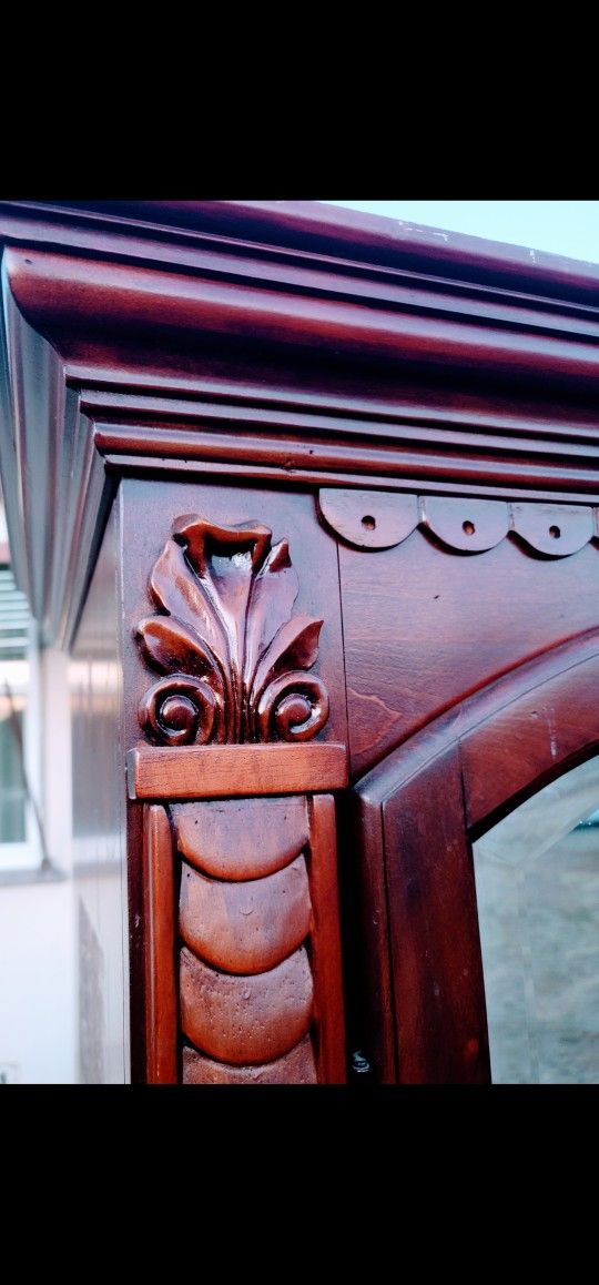 Vintage Victorian Stylish Wood Wardrobe.