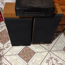 Le wood Am/fm Receiver And Speakers 