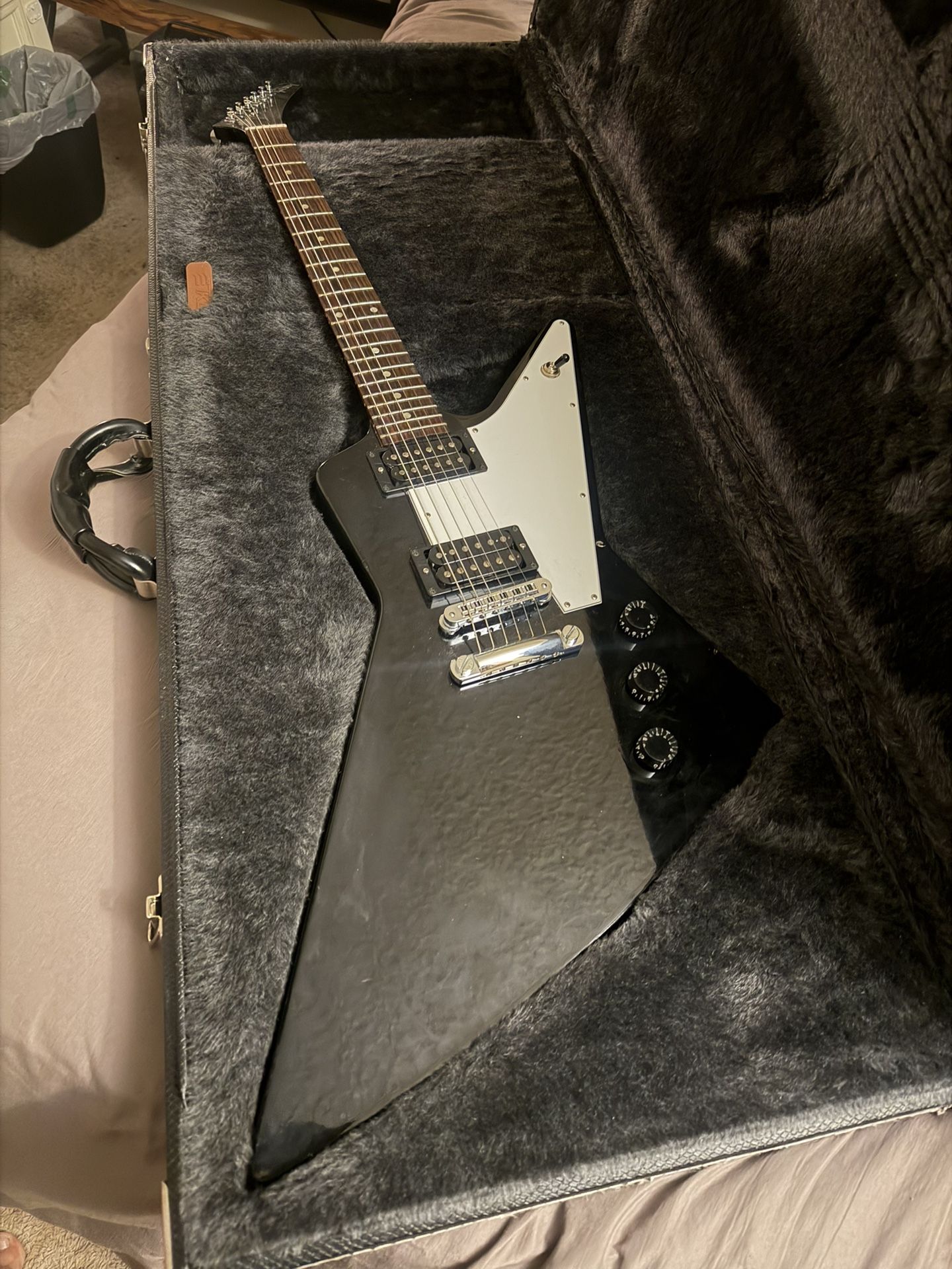 2006 Gibson explorer Electric Guitar Ebony With Hard Case
