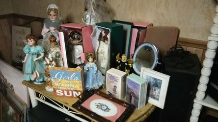 Lot of vintage Porcelain Dolls ( Make Me an Offer )