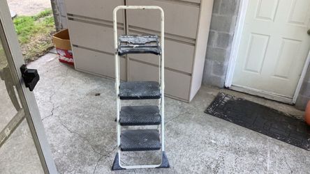 Cosco Foldable 3-Step Stool Ladder with Tool/Paint Platform