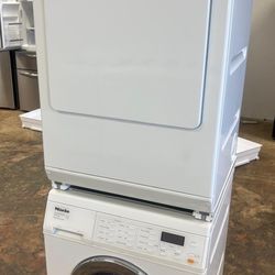 MIELE WASHER AND DRYER STACKABLE UNIT 