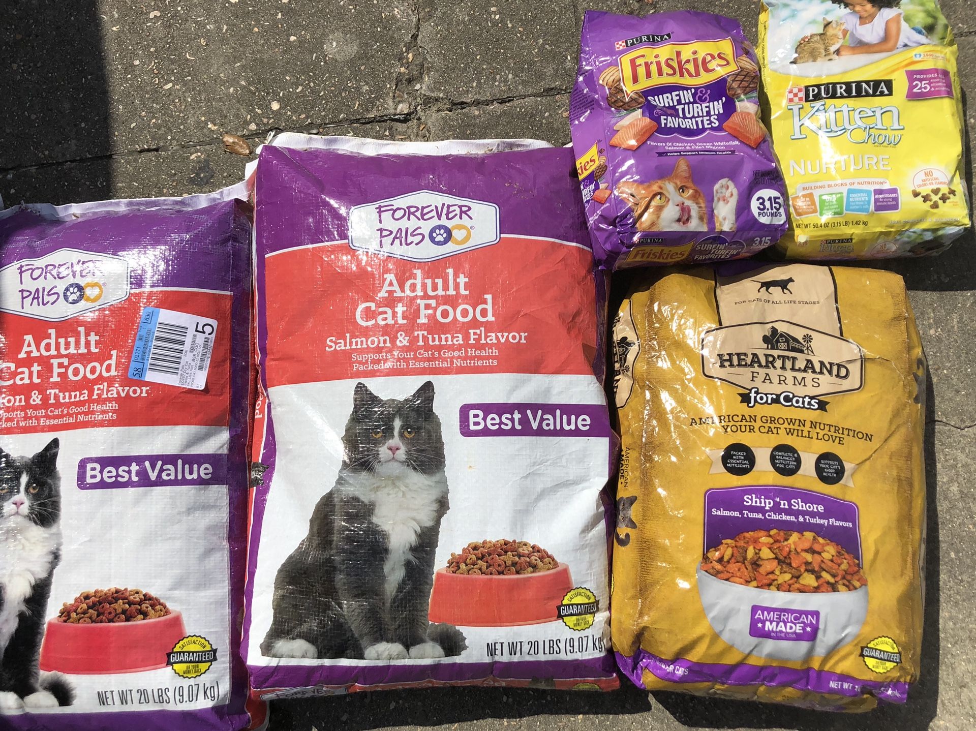 Dry cat food 56 lbs