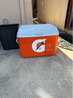 Ice chest - Rubbermaid