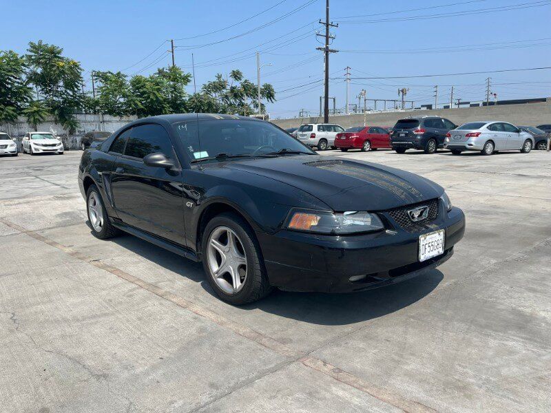 2000 Ford Mustang