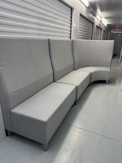 Very Nice Almost New Sectional 4 Pieces Seater For Sal 