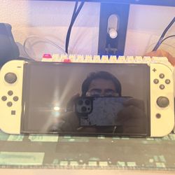 White Switch OLED w 5 Games 