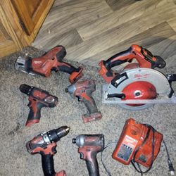 Milwaukee Tools Set