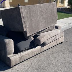 Couches 50$