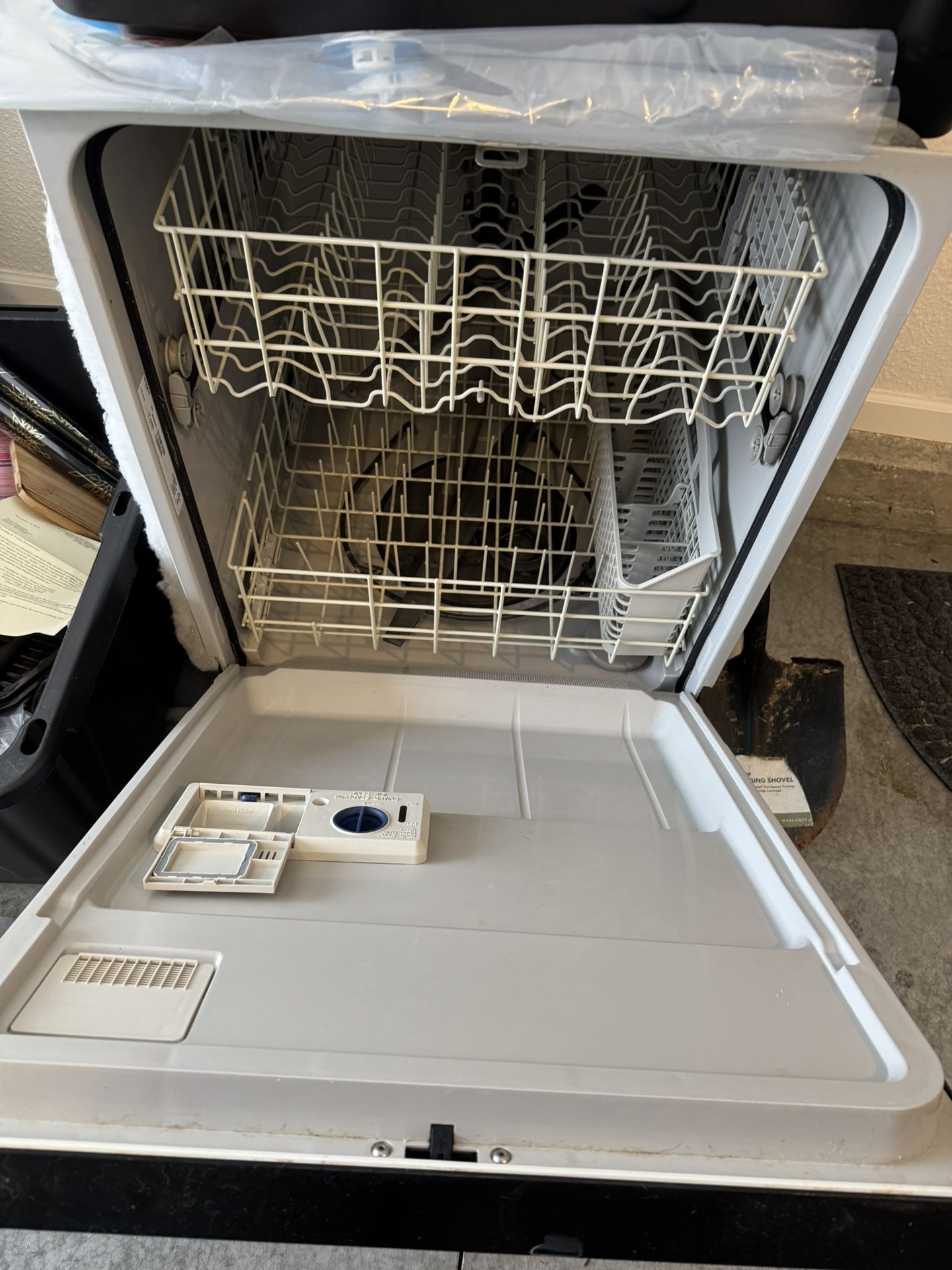 Electric Stove and Dish Washer 6mo old