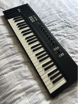 Native Instruments Komplete Kontrol S49 49-Key Digital Keyboard Controller MK1