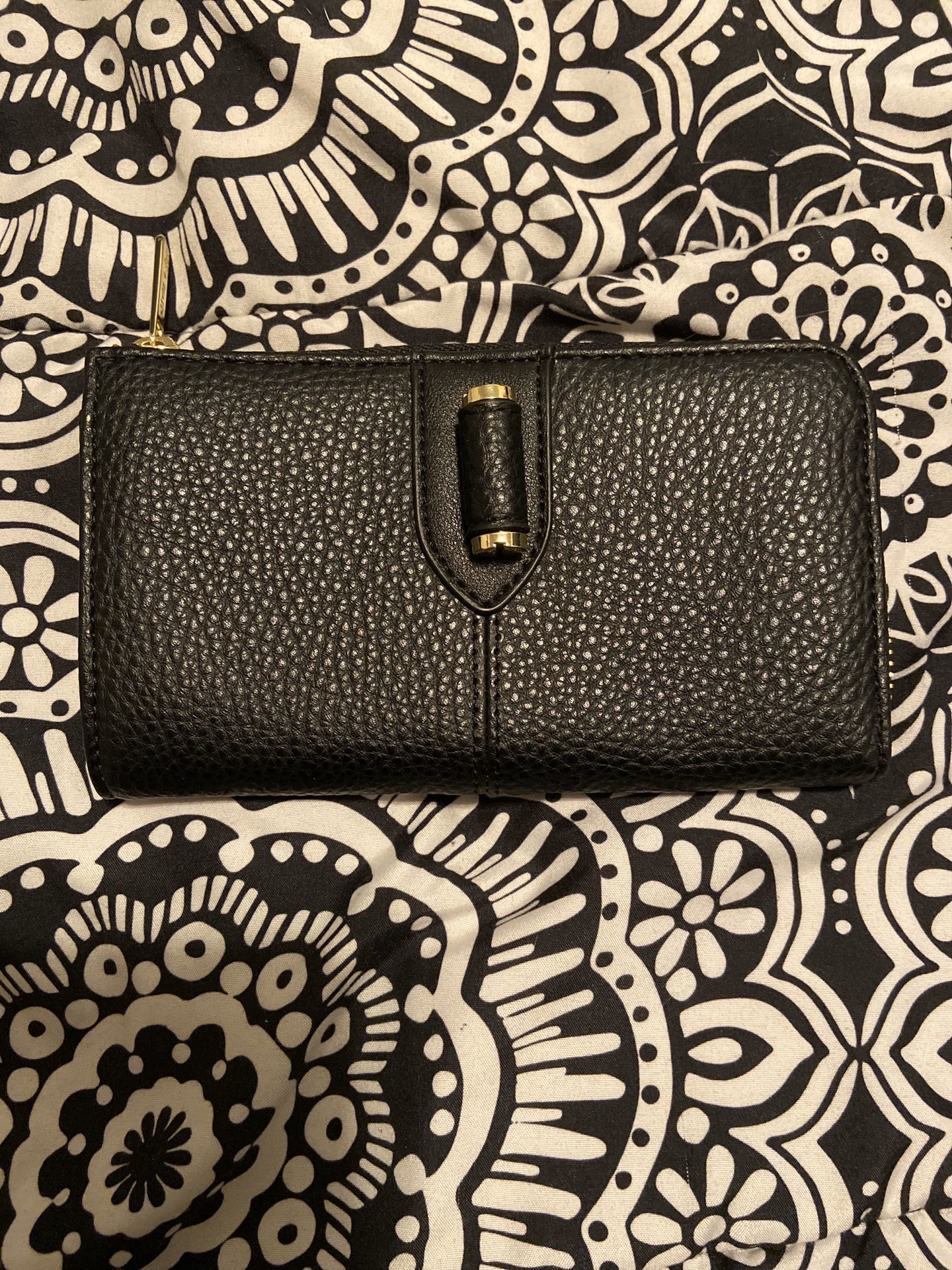 Like new Olivia + Joy leather wallet $10