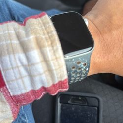 Apple Watch Series 10 – 46mm (GPS) – Excellent Condition