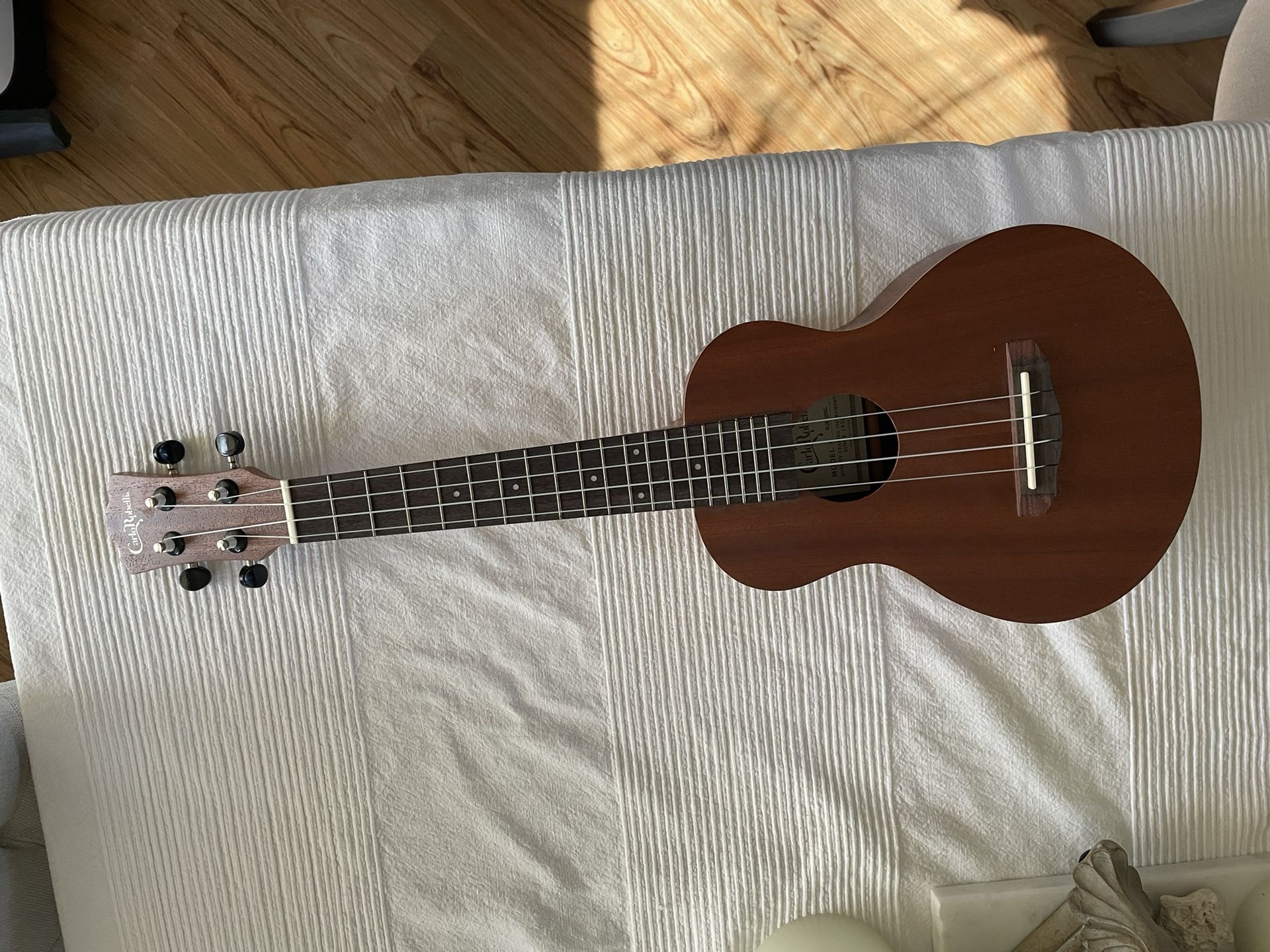 Ukelele Carlo Robelli UK130N Excellent 