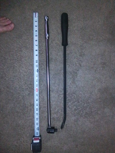 24-in Breaking Bar And 24 In Pry Bar