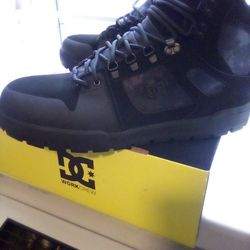DC Crew Work Boots Size 11 Men, Color Black 