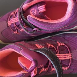 Merrell Waterproof Hiking Shoes Women’s Size 5.5 Purple Pink