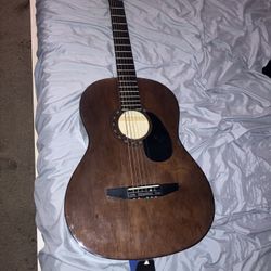 Rogue Acoustic Guitar 