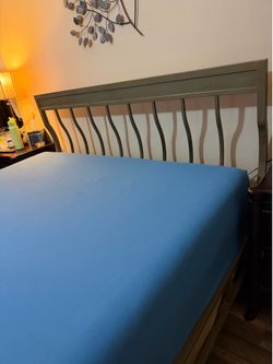 Cal.KING Solid Iron Bed Frame & Mattress