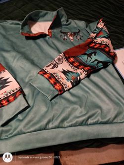 Sweatshirt is new, size L, for women.