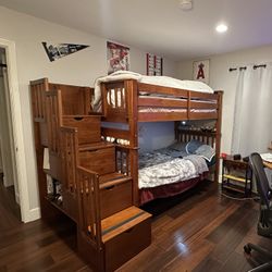 Bunk Bed w/4 Drawers and 2 shelves