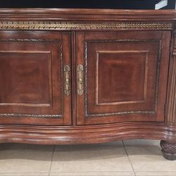 TV/ Entertainment Stand