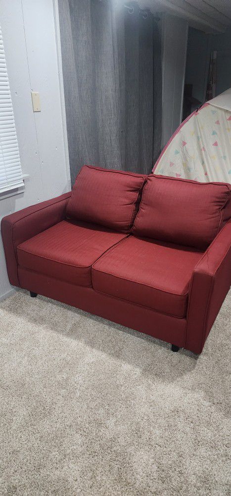 Like New Couch Set /sofa And Loveseat