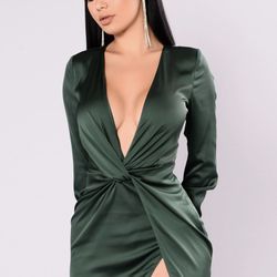 Women's Fashion Nova Satin Dress for Sale in Montclair, CA - OfferUp Women's Fashion Nova Satin Dress for Sale in Montclair, CA - OfferUp