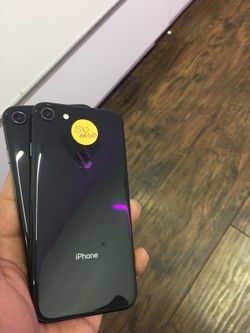 iPhone 8 software unlocked 64GB with free temper glass and charger