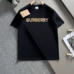 Burberry  Men’s T-Shirt Size L 
