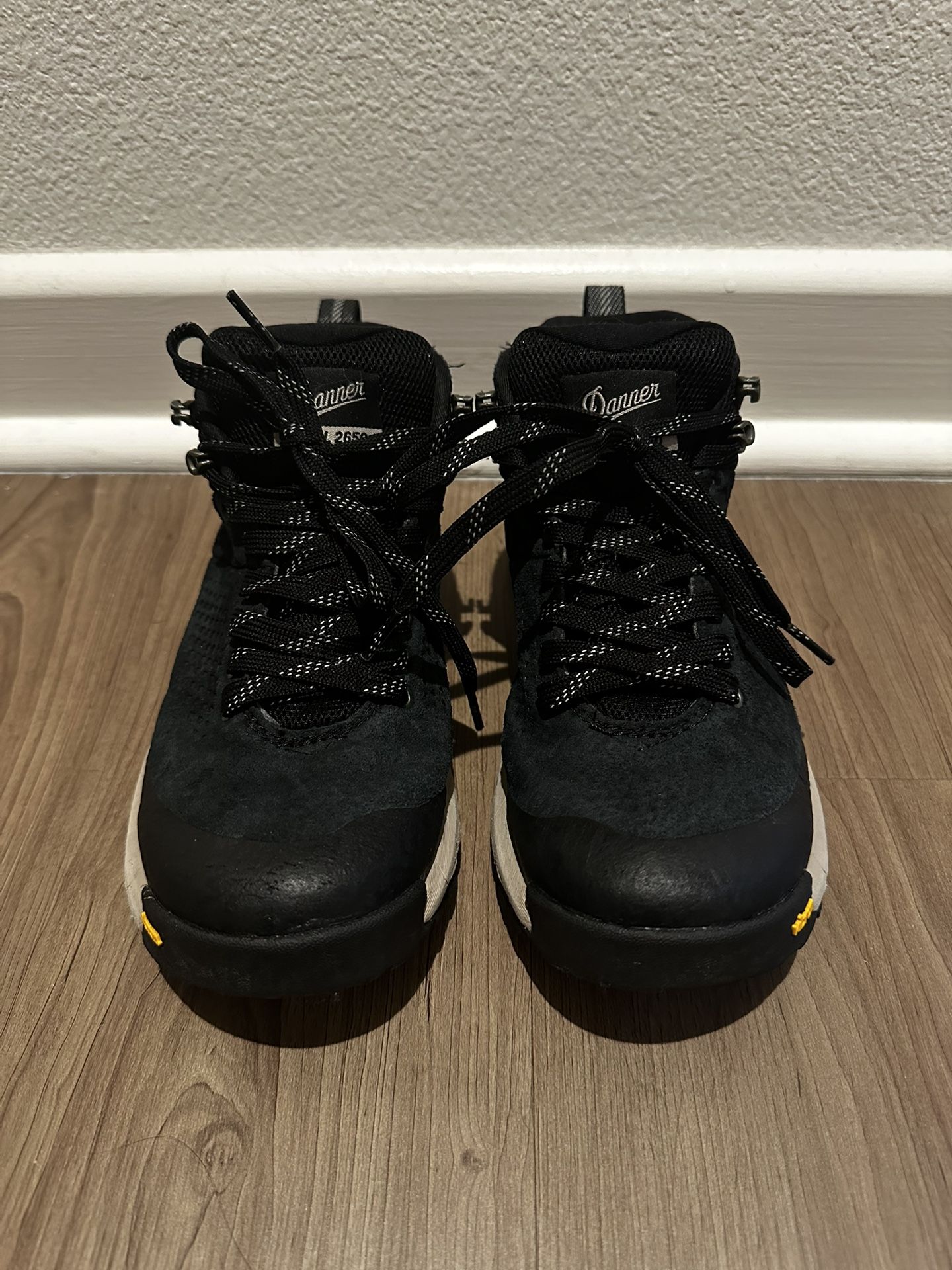 Danner Hiking Boots Size 7 Women Waterproof