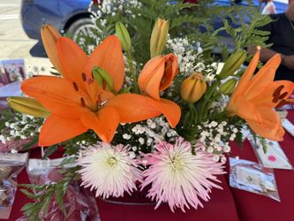 Fresh Flowers For Mother day 