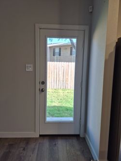 32 in door